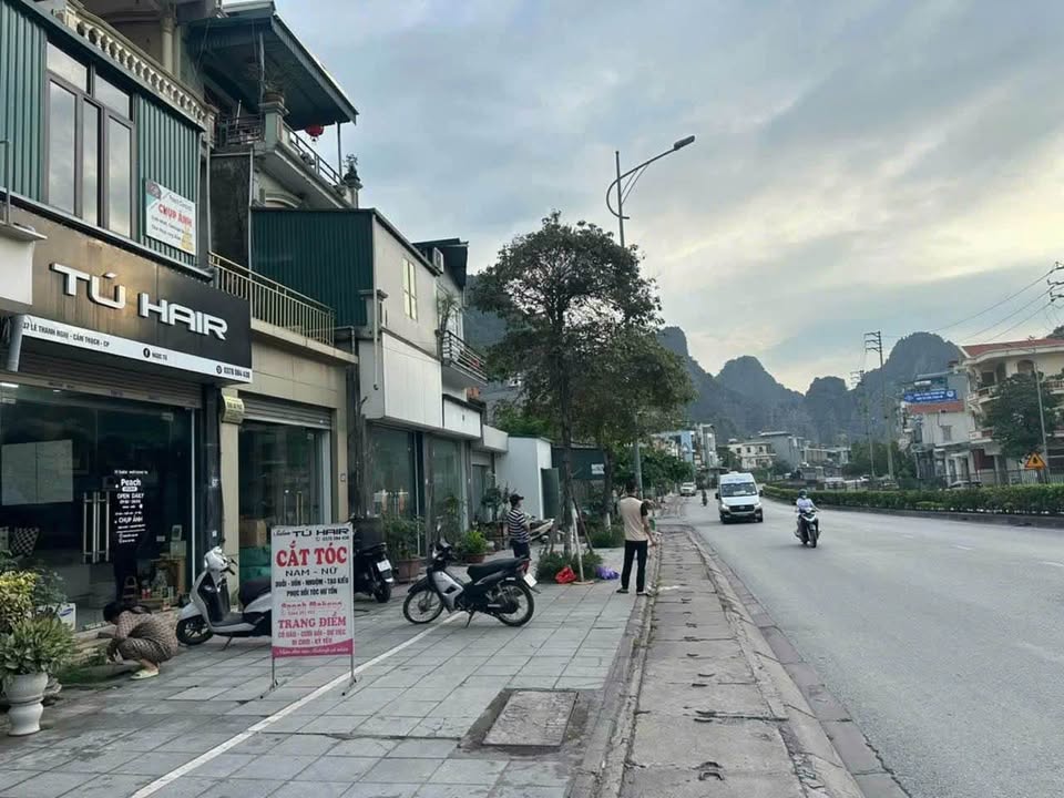 Nhà phố Km6 Quang Hanh Cẩm Phả 4 triệu/tháng - Mặt tiền kinh doanh.