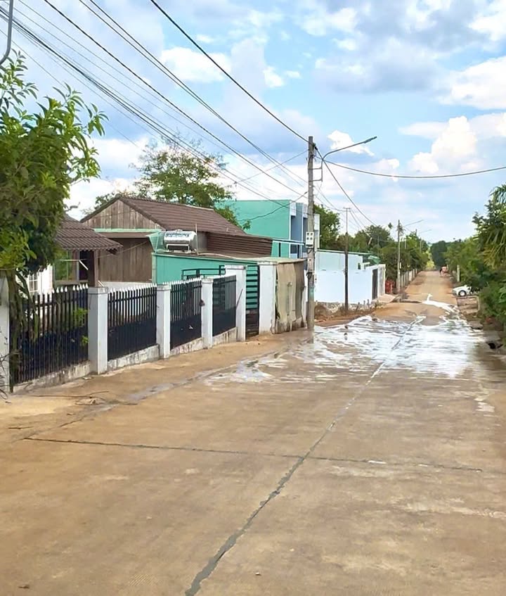 Đất nền Chư Pưh Gia Lai 300m² - Sổ đỏ chính chủ, nở hậu đẹp!