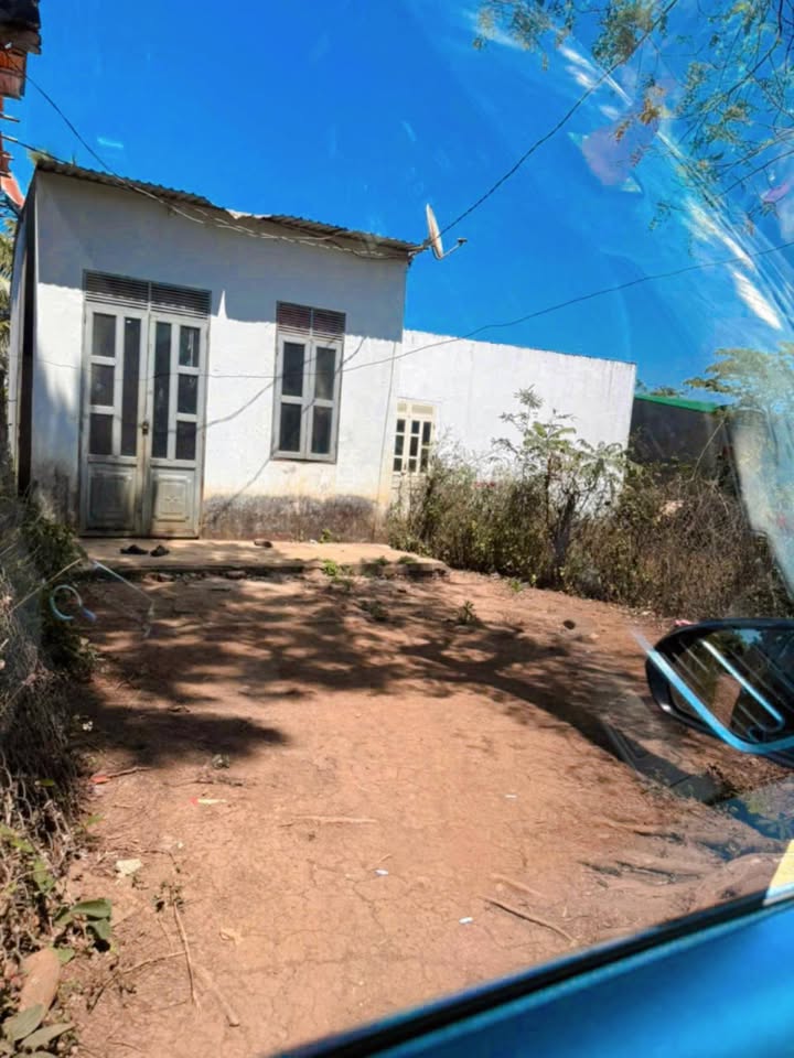 Đất Ea Kar 400m² tặng nhà cấp 4 - Sổ đỏ chính chủ!