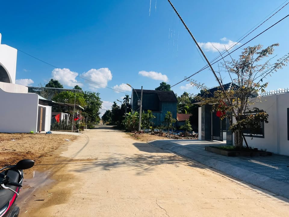 Đất Góc Xã Đắk La, Đắk Hà - 300m² Full Thổ Cư, Sổ Đỏ Sẵn Sàng