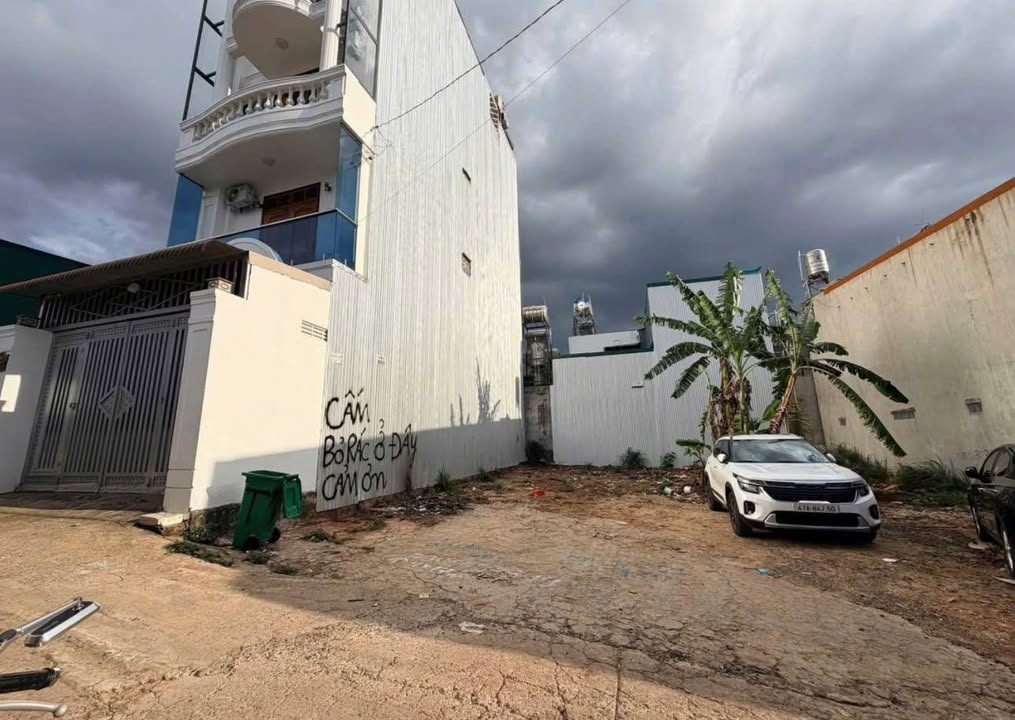 Đất Buôn Ma Thuột 72m² (4x18m) Hẻm 175 Y Moan - Sổ Hồng Riêng, Giá 2.29 Tỷ