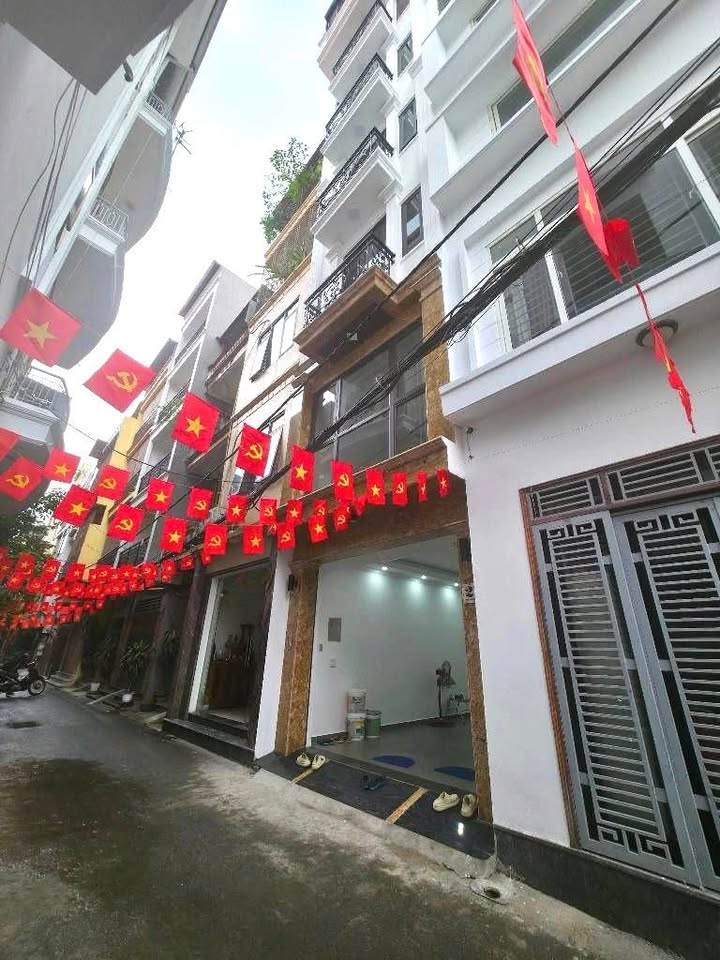 Nhà Phố Kinh Doanh Mặt Tiền Hoàng Sâm, Cầu Giấy - 7 Tầng, 51m², Ô Tô Tránh