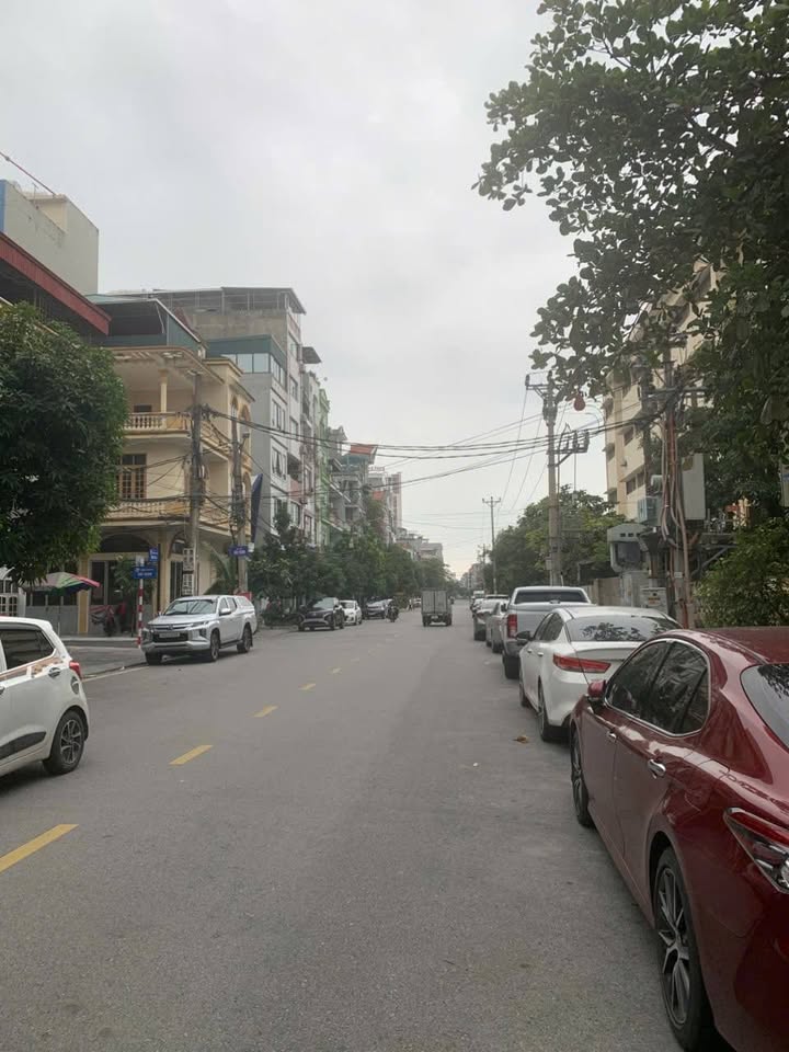 Nhà 3 Tầng Kinh Doanh Đường To Bãi Cháy - 4PN - Giá 12 Triệu/Tháng