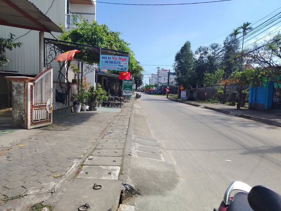 Nhà Phố Bình Thạnh, Bình Sơn 100m² giá 1.3 tỷ - Mặt tiền kinh doanh đắc địa!