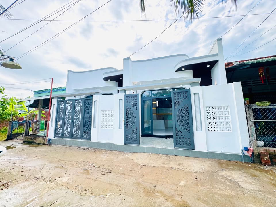 Bán Gấp Nhà Liền Kề 85m² Mỹ Tho, 2PN, Sổ Hồng, Giá 1.25 Tỷ