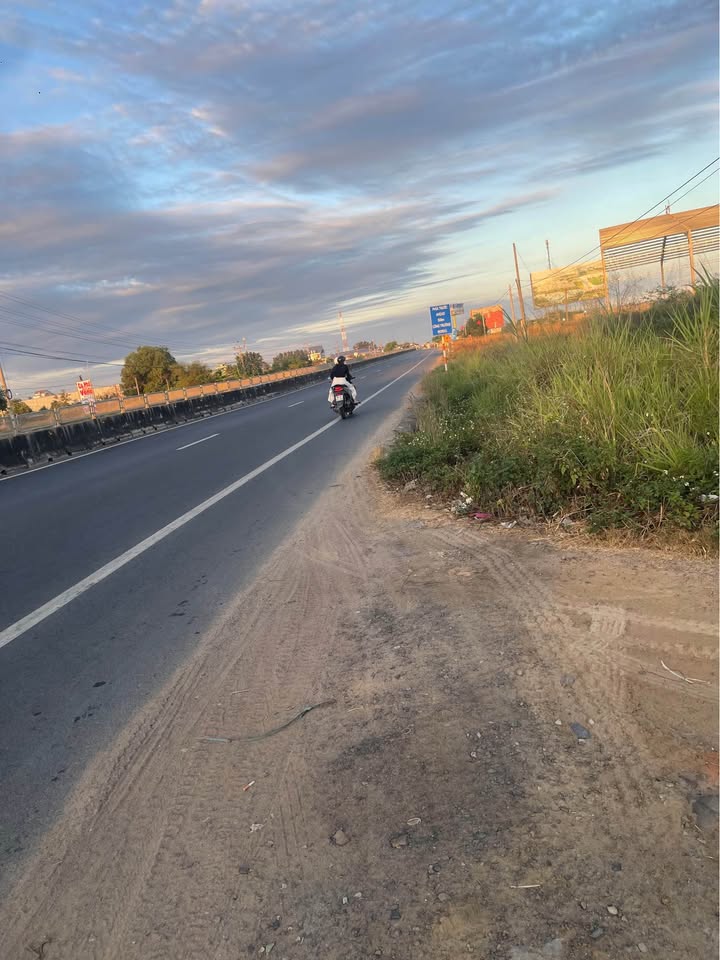 Đất nền QL1A Phan Thiết 800m² 3.9 tỷ - Sổ đỏ chính chủ