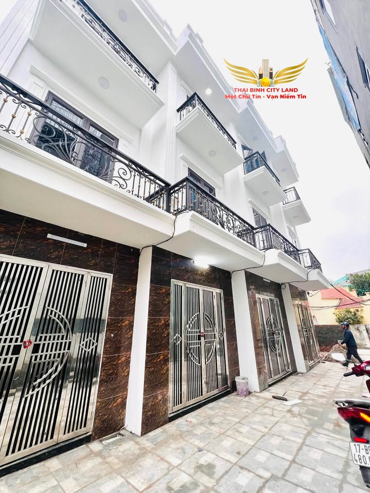 Nhà 3 Tầng Trần Lãm, Thái Bình 40m² - Ngõ ô tô, sẵn sàng ở ngay!