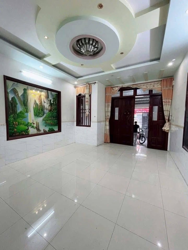 Nhà Mặt Tiền Kinh Doanh Đông Hòa Dĩ An 121m² - Giá 11 Triệu/Tháng