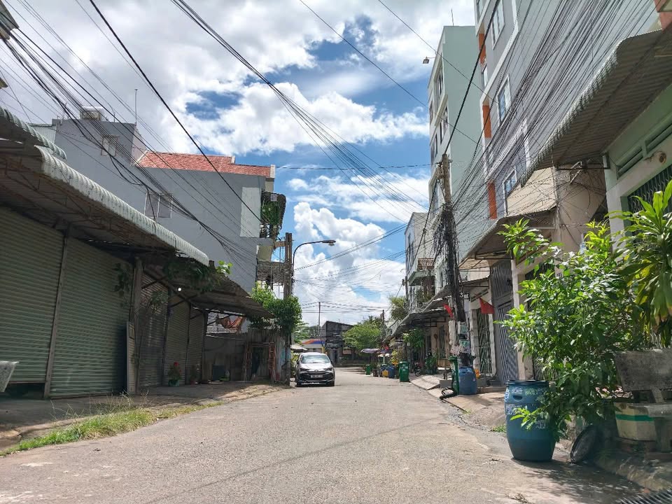 Đất nền Thủ Đức Xa Lộ Hà Nội 100m² 8 tỷ - Sổ đỏ chính chủ