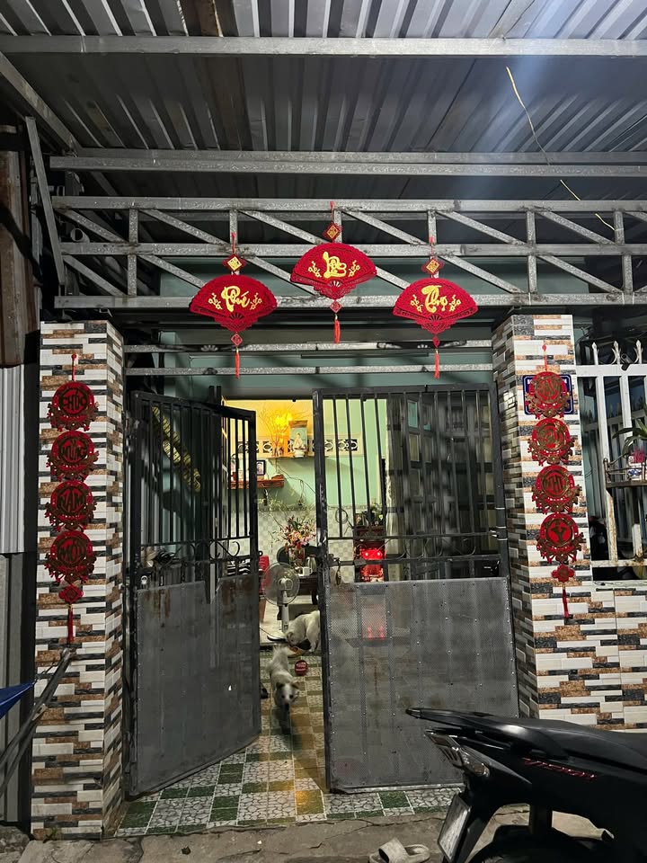 Bán nhà cấp 4 có gác lửng, 80m² giá 1.15 tỷ, H. Củ Chi - Sổ vi bằng, xe hơi tới nhà