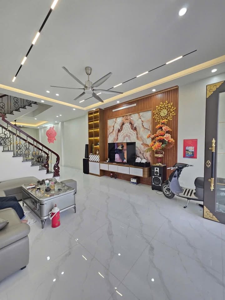 Nhà 3 Tầng P. Hạc Thành 79m² - Chính Chủ Bán, Sẵn Sàng Ở Ngay!