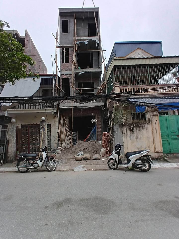 Nhà Mặt Tiền Nguyễn Bính, Nam Định - 94m² 4 Tầng, Kinh Doanh Sầm Uất