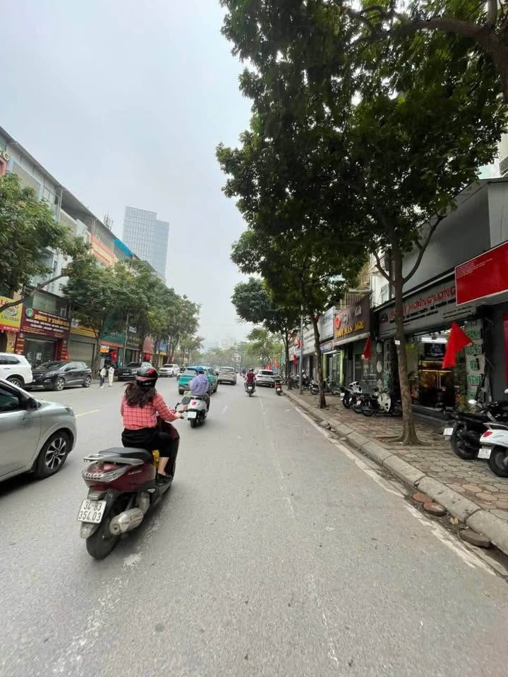 Bán nhà mặt phố Trần Kim Xuyến Cầu Giấy 153m² - Vị trí đắc địa kinh doanh đỉnh