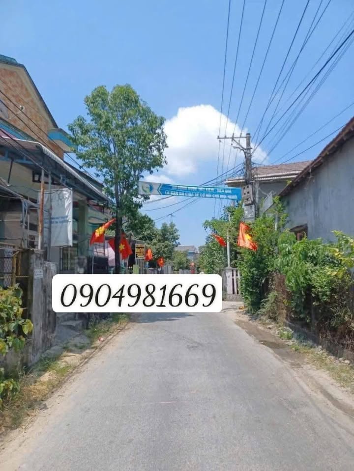 Nhà Cấp 4 Gác Lửng Đường Trục Chính Bình Chánh, Quảng Ngãi - 192m²