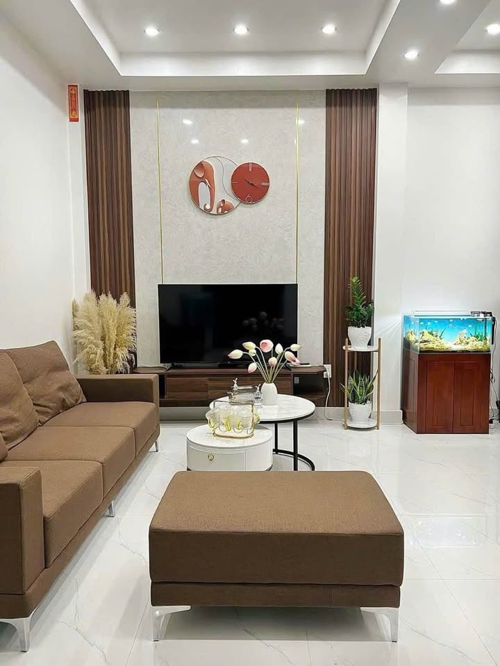 Nhà 3.5 tầng Trần Lãm 42.6m² - 3PN, Sổ hồng, Giá 1.8 tỷ