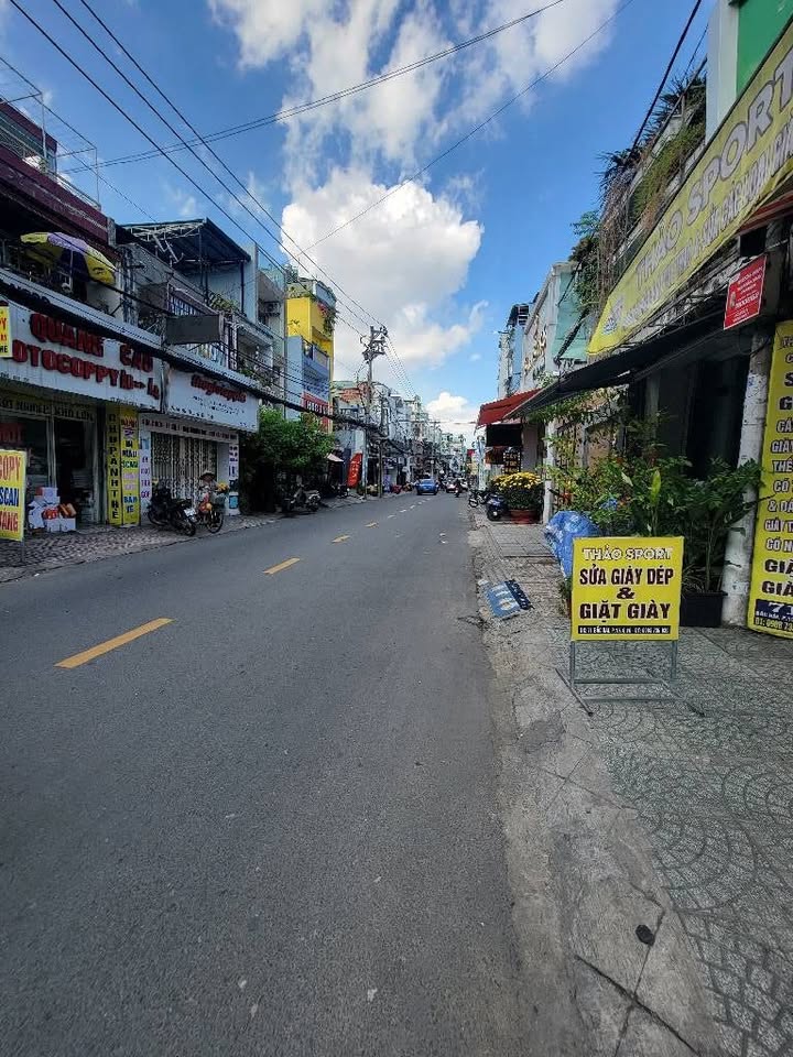 Nhà Mặt Tiền Quận 10 - Kinh doanh Sầm uất, 100m², 16 Tỷ