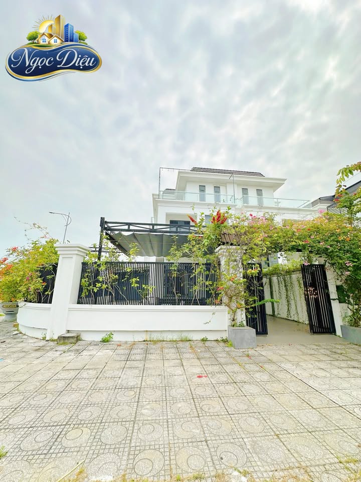 Townhouse Rach Gia 312m2 30 trieu - Mat tien kinh doanh