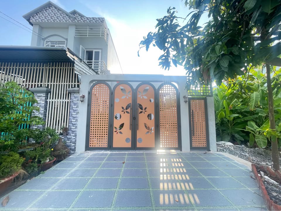 Nhà Mặt Tiền Ngô Sĩ Liên, Long Xuyên 155m² - Giá 3.3 Tỷ