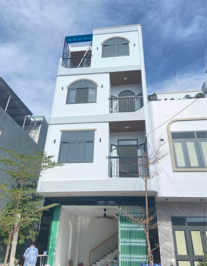 Nhà Mặt Tiền Kinh Doanh 4 Tầng, P. Nhơn Bình, Quy Nhơn - 4.1 Tỷ