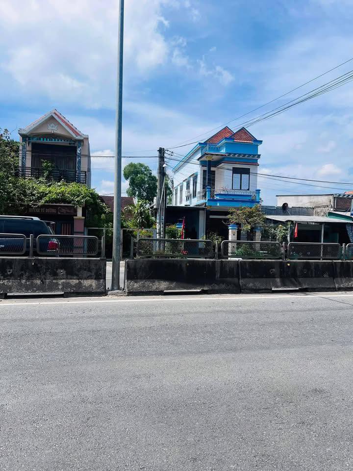 Đất Mặt Tiền QL1A Mộ Đức 200m² - Kinh Doanh Vô Đối, Giá Hời