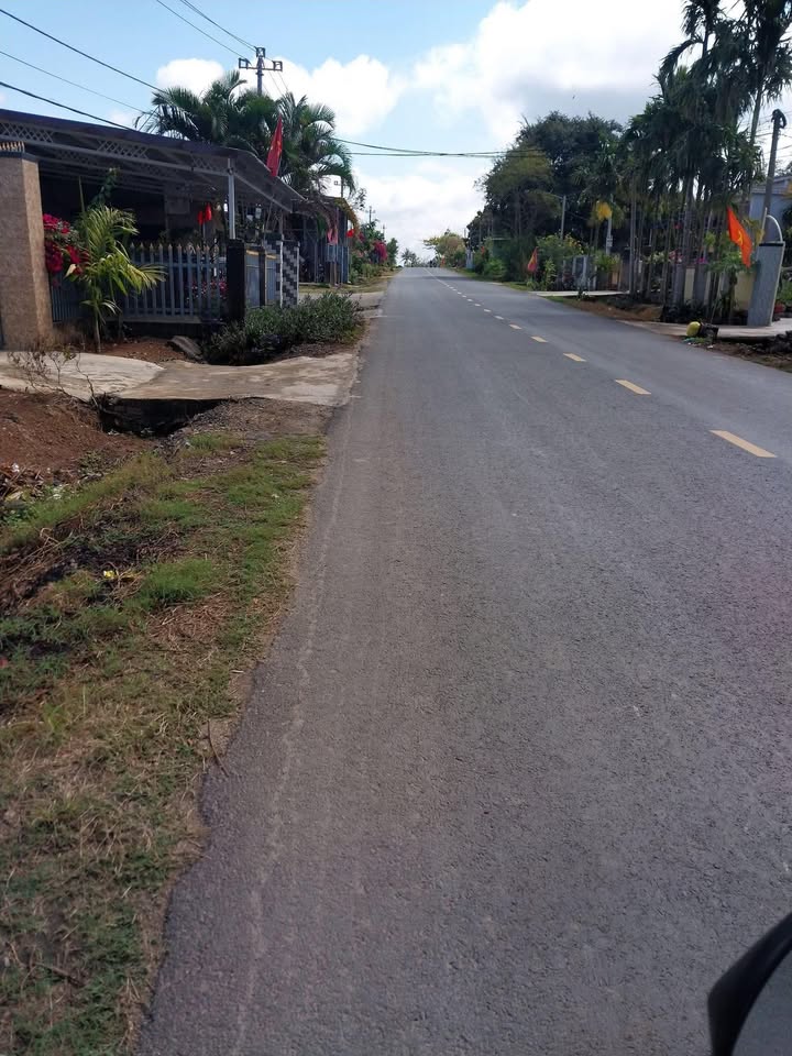 Bán đất Thôn 1 Tân Tiến, Đắk Lắk - 300m² thổ cư, giá 850 triệu