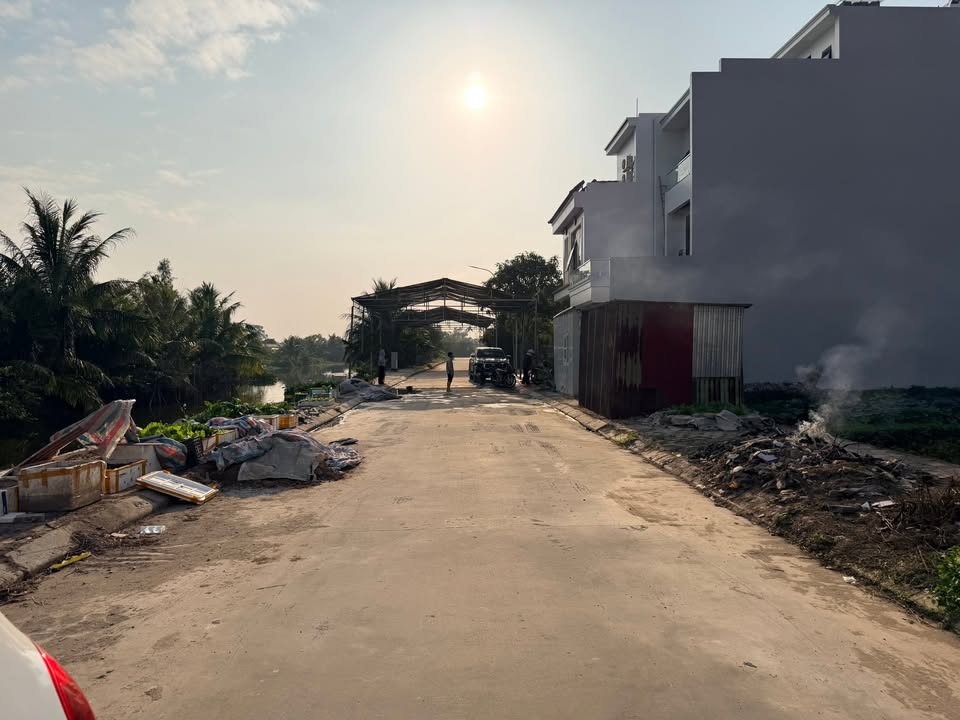 Đất đấu giá Nhân Lý 100m² - Hướng Đông Nam, View Sông - Giá 2.5 Tỷ