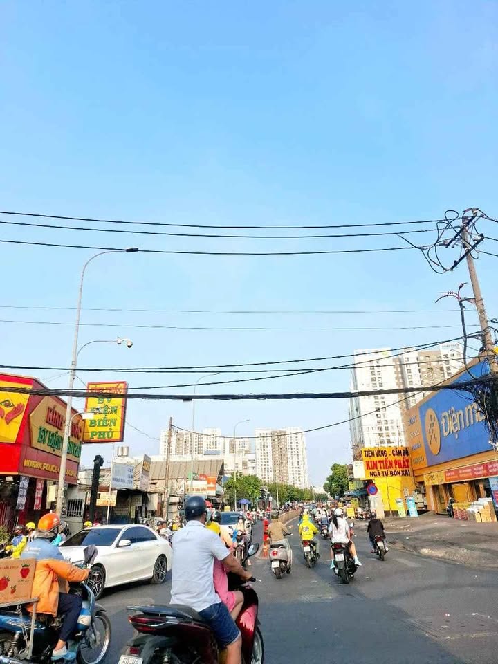 Bán Nhà 4 Tầng Hòa Phú Châu Thành 70m² Giá 7 Tỷ - Ô Tô Đỗ Cửa