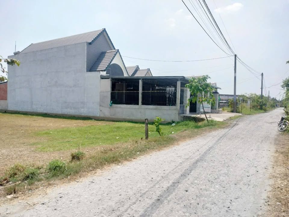 Đất nền Đức Hòa 369m² - Sổ đỏ chính chủ, pháp lý minh bạch!