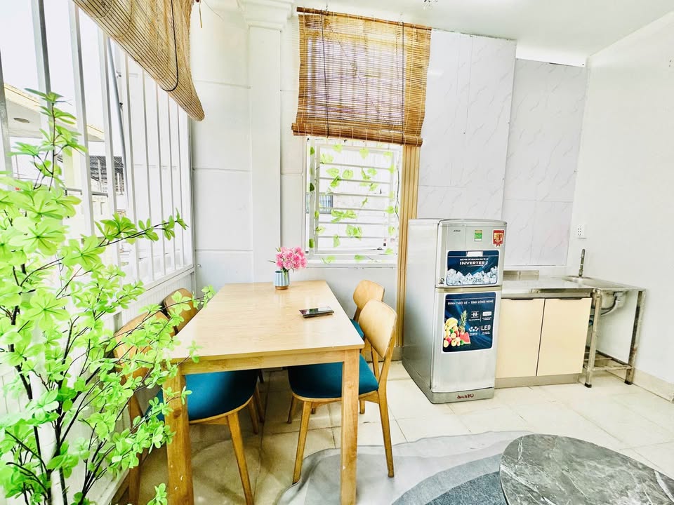 Penthouse 2PN Thành Thái Q10 55m² - Full Nội Thất, Giá 8.5 Triệu