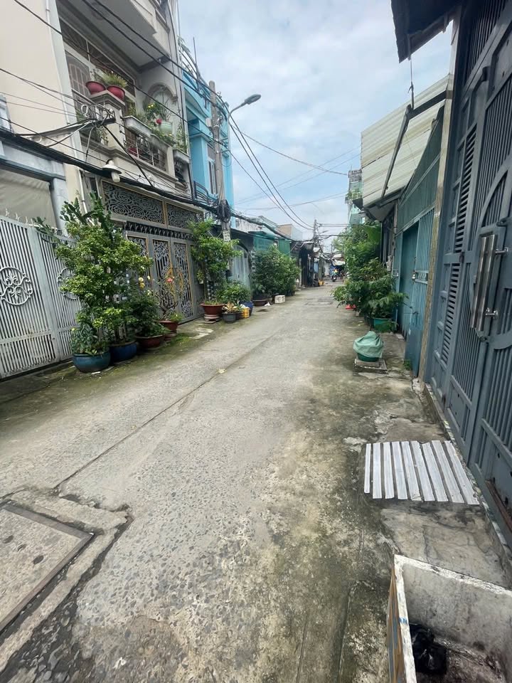 Nhà Hẻm 79 Phú Định, Quận 8 - 39m², 2 Tỷ 4 - Sẵn Sàng Vào Ở Ngay!