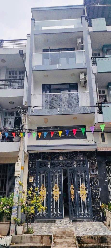 Nhà mặt tiền Quận 6 60m2 giá 15 triệu - Mặt tiền kinh doanh sẵn