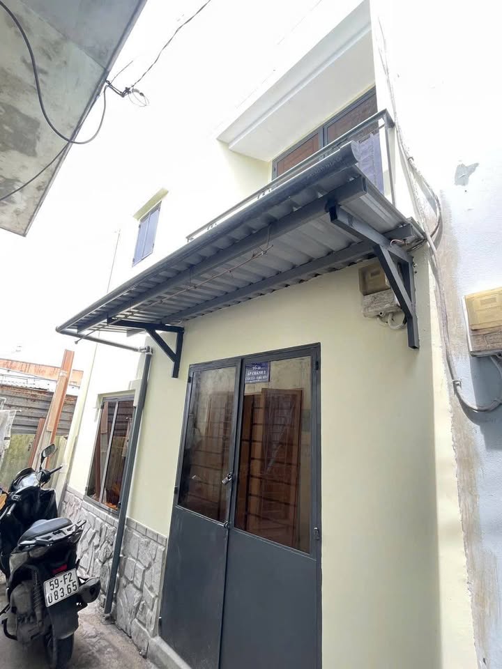 Nhà 1 Trệt 1 Lầu 25m² Hóc Môn - Giá 900 Triệu, Sẵn Sàng Ở Ngay