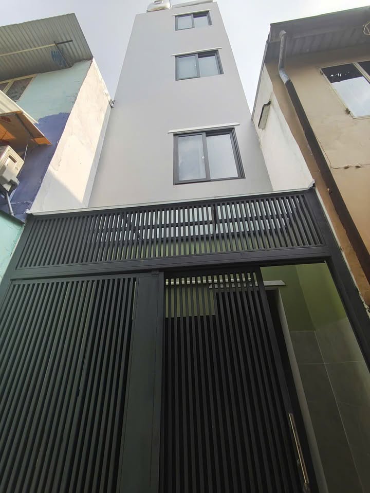 Nhà 9 Tỷ Quận 1 - 2 Mặt Tiền Nguyễn Cảnh Chân, Sổ Hồng Riêng