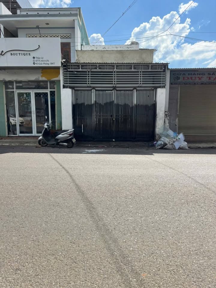 Thuê nhà mặt tiền Giải Phóng BMT 9 triệu - Vị trí kinh doanh đắc địa