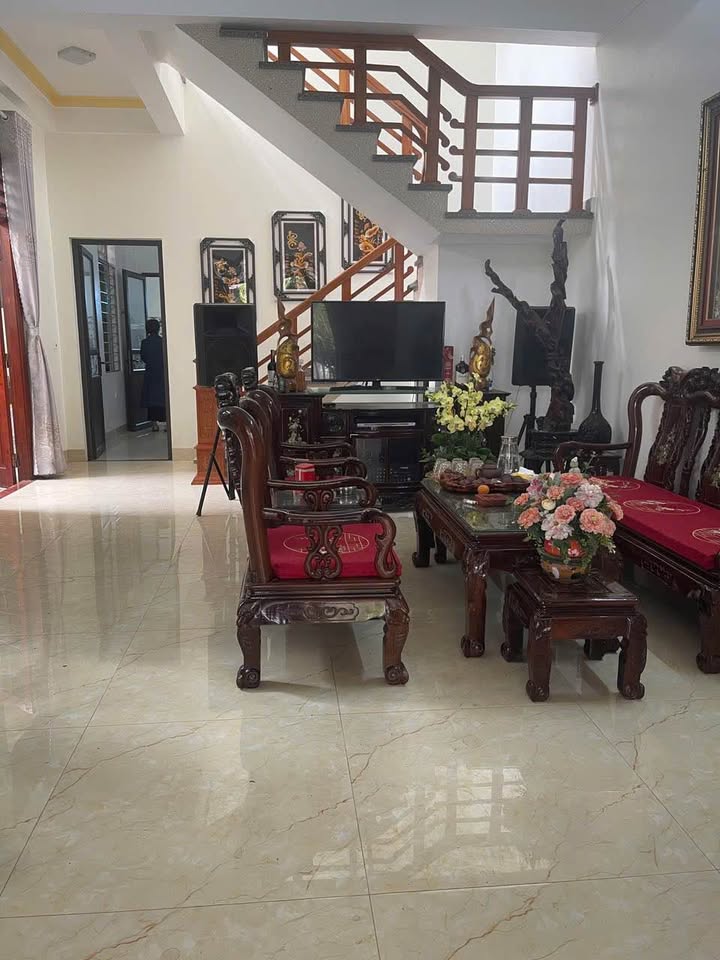 Nhà 2 Tầng Ngay Trung Tâm Bỉm Sơn, 131m² - Sẵn Sàng Đón Chủ Mới!