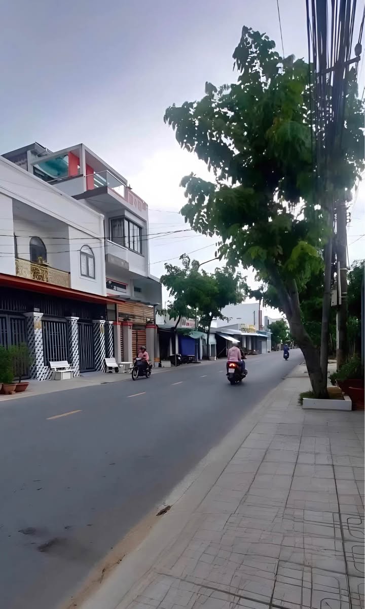 Nhà Mặt Tiền 30/4 Sóc Trăng - 3 Tỷ - Kinh Doanh Đa Ngành