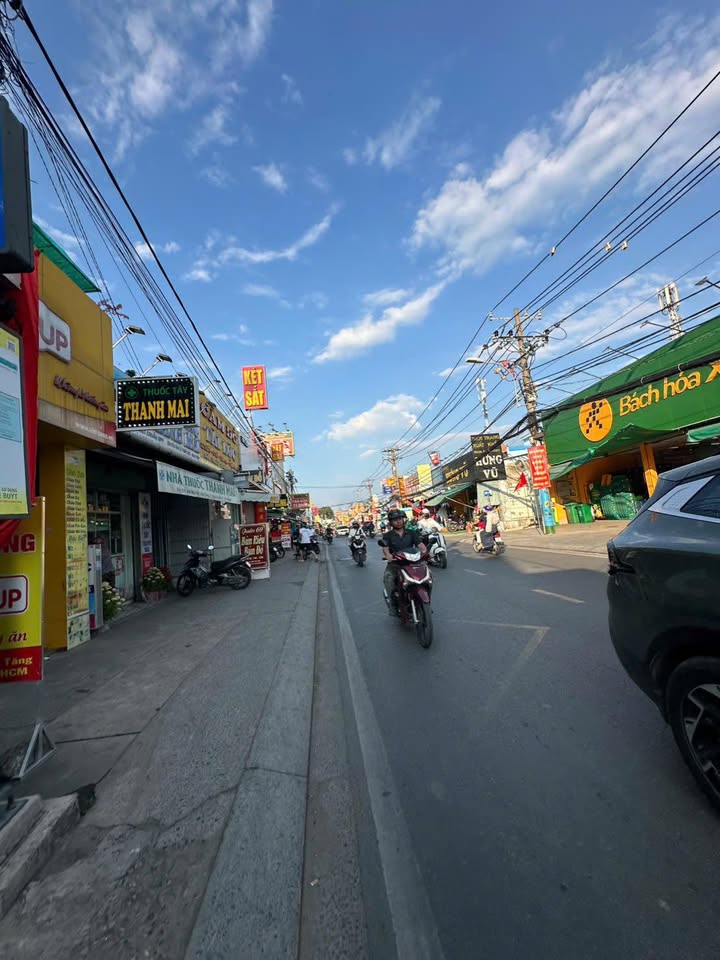 Cho thuê mặt bằng góc 2MT Hoàng Diệu 2 Thủ Đức 120m² - Vị trí đắc địa