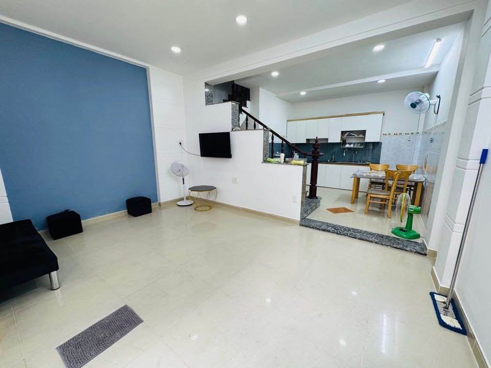 Nhà 45m² Phạm Văn Bạch, Tân Bình - Giá 5 Tỷ, Sẵn Sàng Dọn Vào Ở Ngay