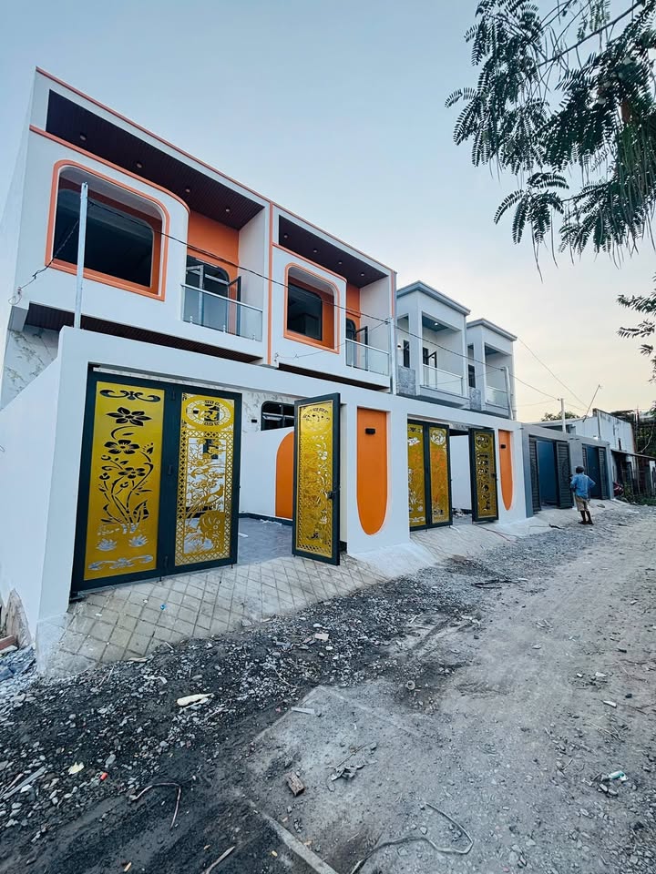 Nhà 1 Trệt 1 Lầu 3PN Sổ Hồng - Ngay Chợ Đồn, Đức Hòa, Long An - 2.75 Tỷ