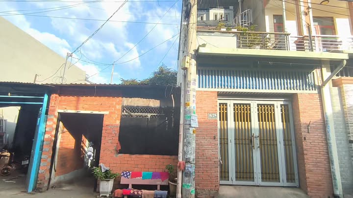 Nhà Phố Đường Trung Chánh 02 Hóc Môn 80m² giá 4.25 tỷ - Vị trí đắc địa!