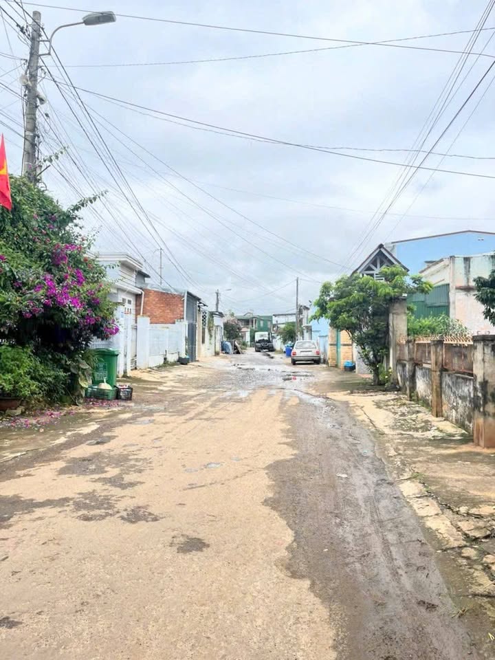 Đất Vàng 135m² Hẻm 111 Phạm Văn Đồng, TP. Tuy Hoà - Sổ Đỏ, Giá 2.1 Tỷ