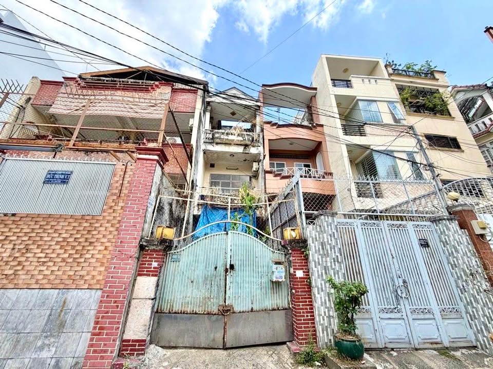 Nhà 3 Tầng Nở Hậu 84m² Ngay Ngã Tư Phú Nhuận - Giá Tốt 11.89 Tỷ