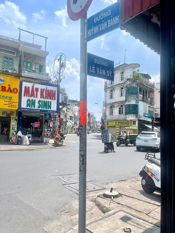 Nhà Phố Kinh Doanh Phú Nhuận - 60m² - 11.8 Tỷ - Hẻm Rộng 1 Căn Mặt Tiền