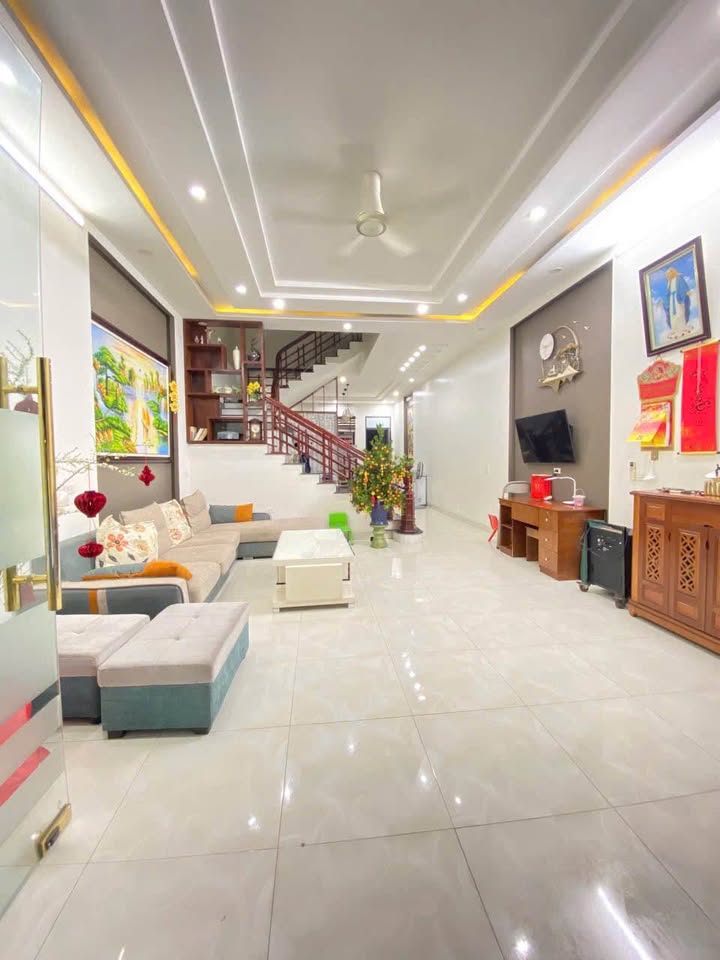 Nhà 3 Tầng Nguyễn Khắc Hiếu, Vĩnh Yên 104m² - Hơn 7 Tỷ, Sẵn Sàng Ở Ngay