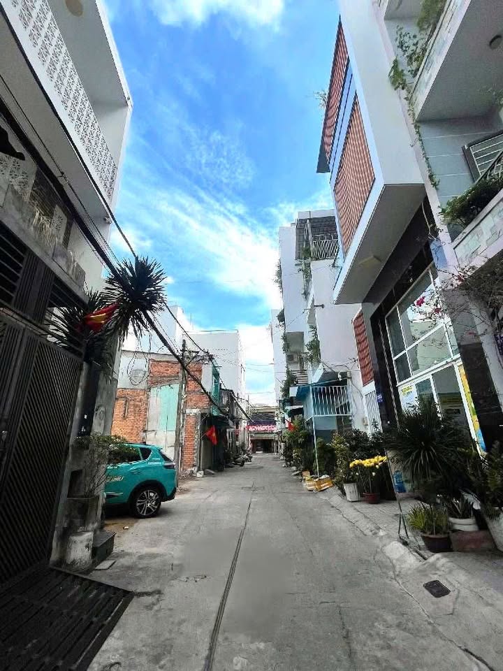 Nhà 2 Tầng Hẻm Ô Tô Phú Thọ Hòa 20m² - Sổ Riêng, Giá 2.8 Tỷ