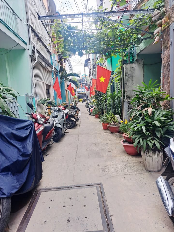 Nhà Nguyễn Hữu Tiến, Tân Phú 30m² - Sẵn sàng ở ngay, 2 phút ra Aeon!