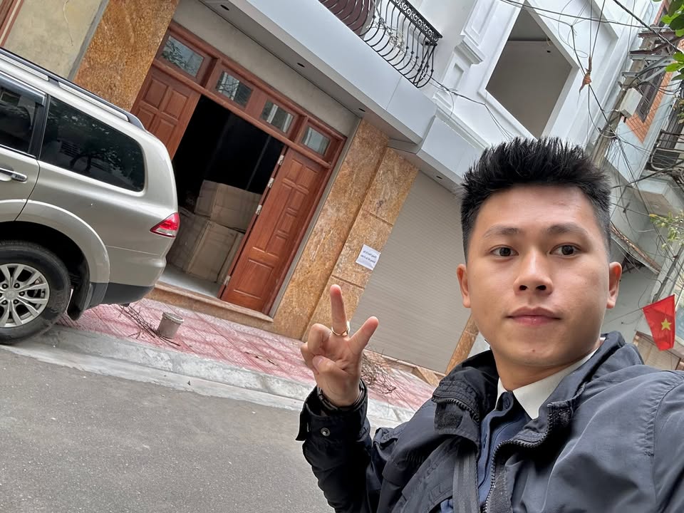 Nhà Mặt Tiền Hàng Tuyển Kín Bâng, Hai Bà Trưng 80m², 6 Tầng, Ô Tô Tránh - Giá Tốt