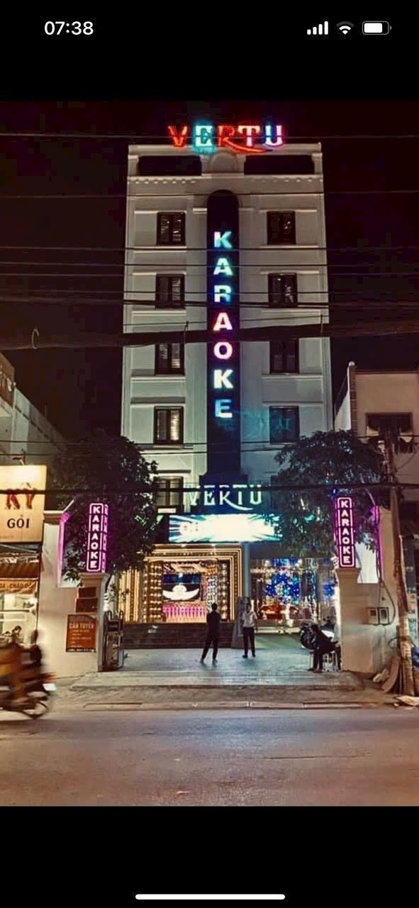 Bán Tòa Karaoke Mặt Tiền Nguyễn Duy Trinh, Thủ Đức - 7 Tầng, HĐT 200 Triệu/Tháng