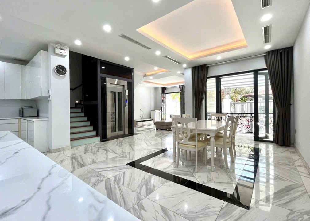 Cho thuê Biệt thự Nam Thông 2D PMH Q7 - 144m² Full Nội thất, Thang máy