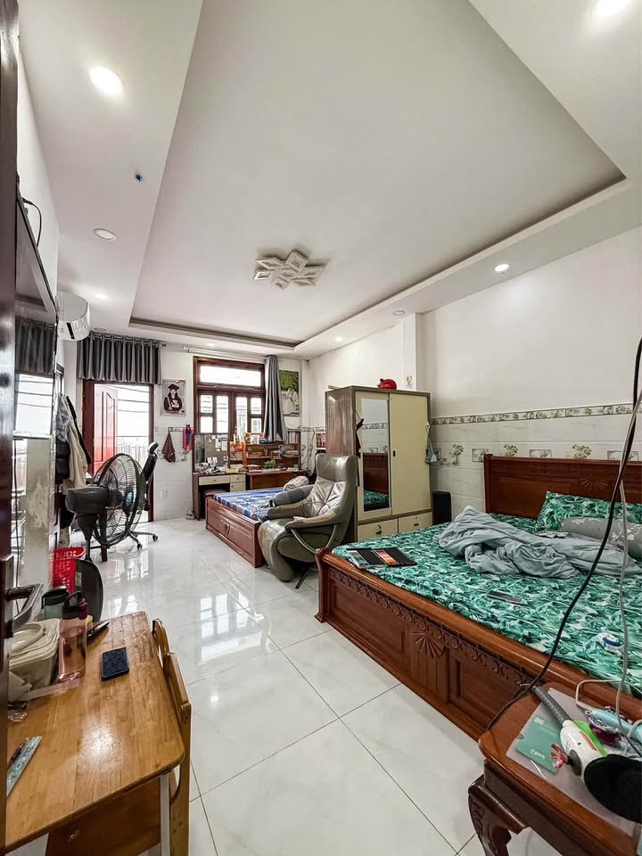 Nhà Bình Thạnh 72m² - Hẻm ô tô sát nhà, giá 9.3 tỷ